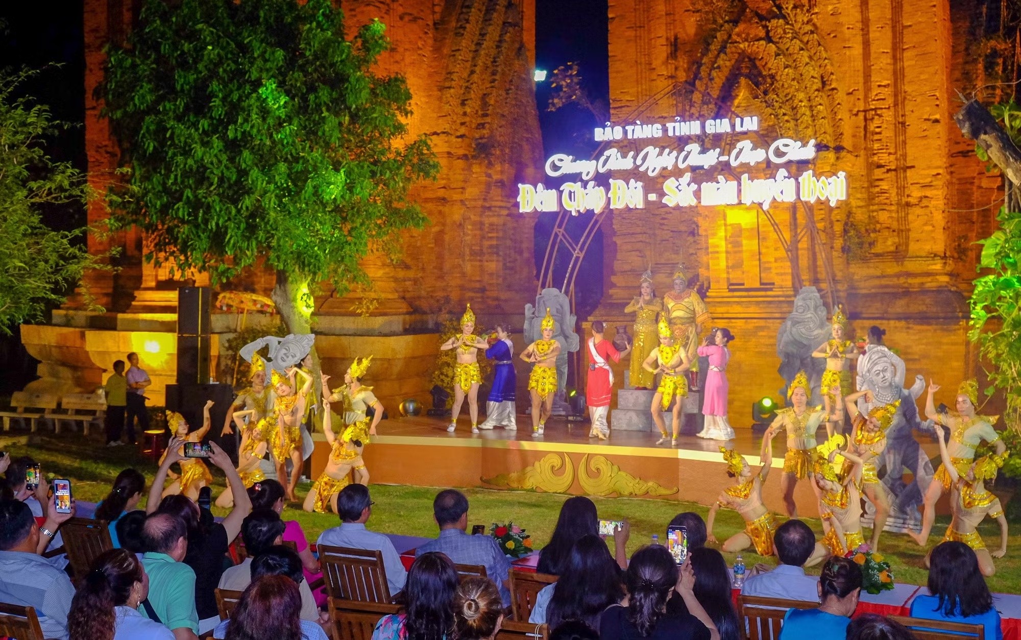 2-khu-den-thap-my-son-1777090667.jpg