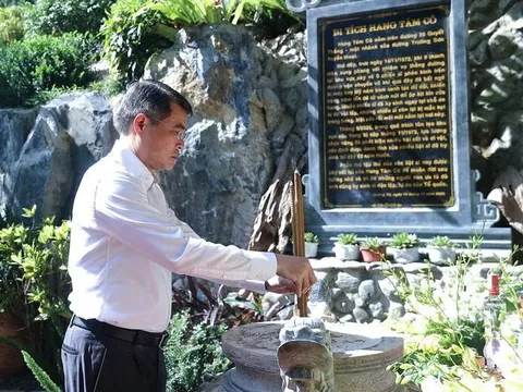 Nghệ An công bố và đón nhận Bằng công nhận Bảo vật quốc gia Bia Ma Nhai thời Trần tại Con Cuông