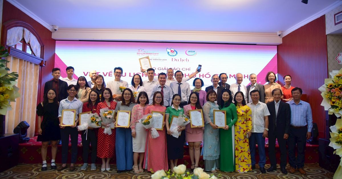 Chủ tịch Hiệp hội Du lịch Việt Nam tham dự trao giải cho tác phẩm báo chí xuất sắc viết về du lịch