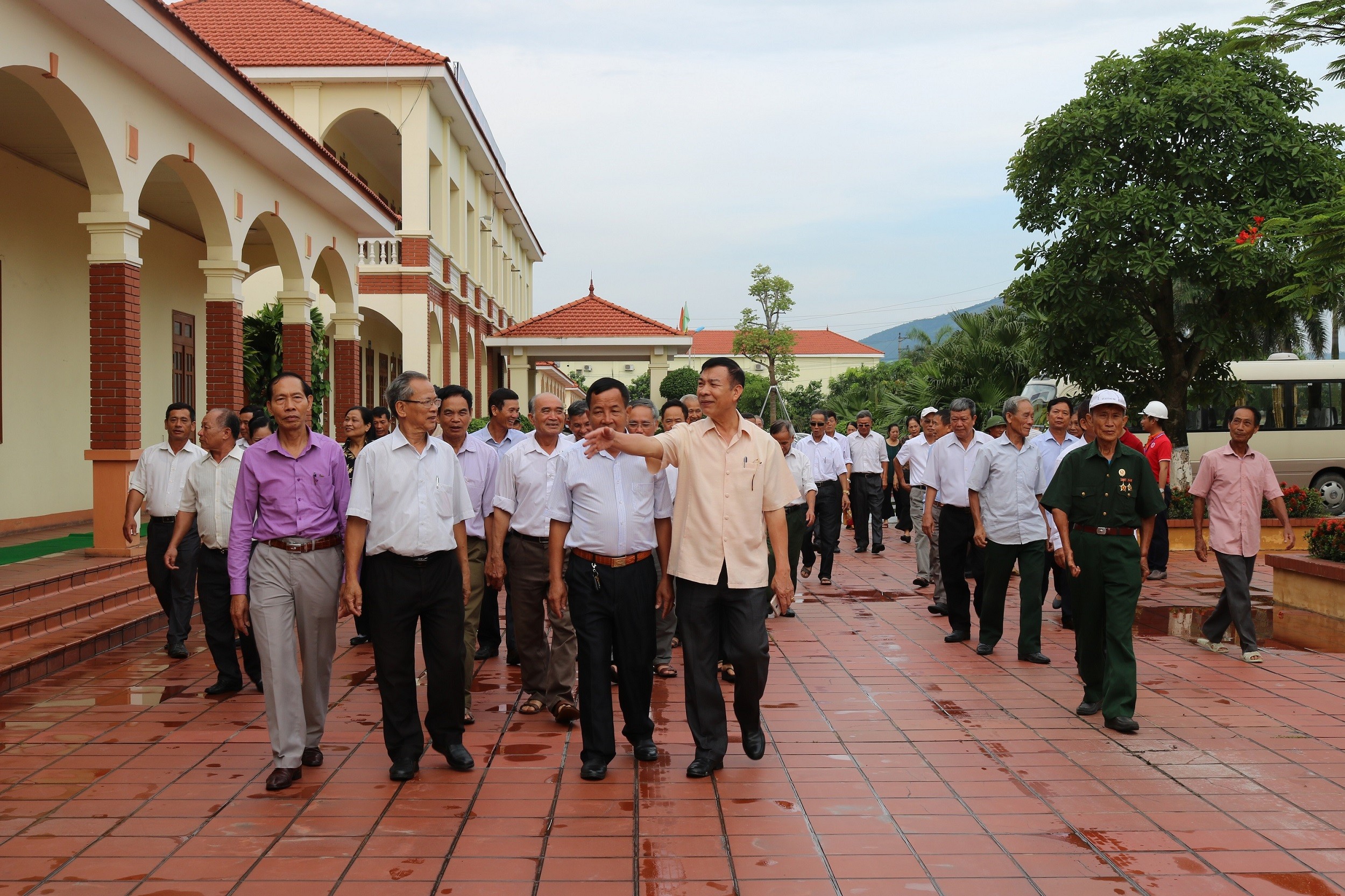 10-moi-nam-co-hang-ngan-1781322128.jpg