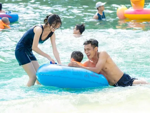 Lực đẩy đưa đô thị loại I Quảng Ninh đón 45 triệu du khách mỗi năm