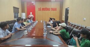 Cụm Hiệp hội Du lịch các tỉnh, thành phố phía Bắc giúp đỡ xã Mường Than khắc phục hậu quả thiên tai