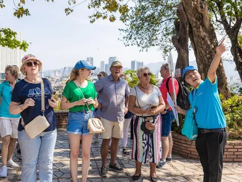 Tạp chí Vietnam Travel trao quyết định bổ nhiệm Thư ký tòa soạn
