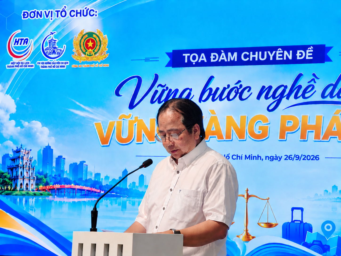 ong-nguyen-viet-anh-phat-bieu-tai-toa-dam-1790418241 ong-nguyen-viet-anh-phat-bieu-tai-toa-dam-1790418241.png