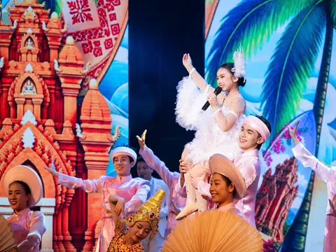 Bản giao hưởng Lụa Việt: Từ di sản nghệ thuật chế tác đến kết nối toàn cầu